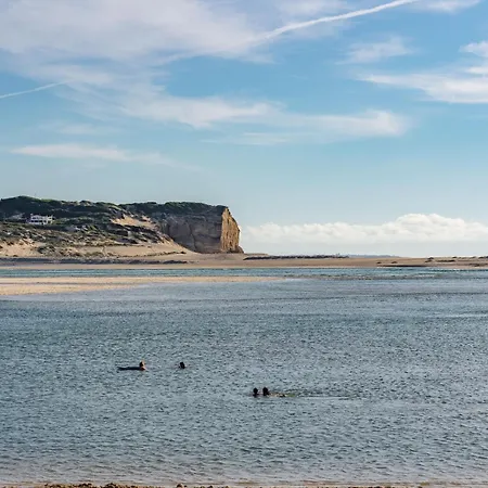 Casa Da Lagoa - By Sch *